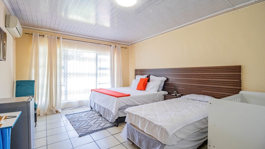 7 Bedroom Property for Sale in Mogwase Unit 4 North West